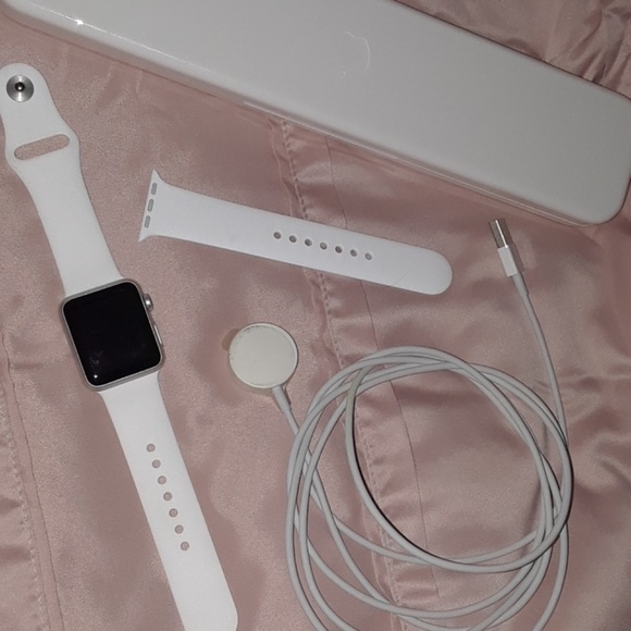 Apple Watch - Picture 3 of 5